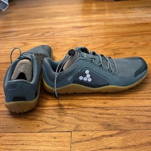 Vivobarefoot Primus Trail II women’s size 7.5